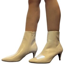 NWOT Christian Siriano White Heeled Boots with Pointed Toe